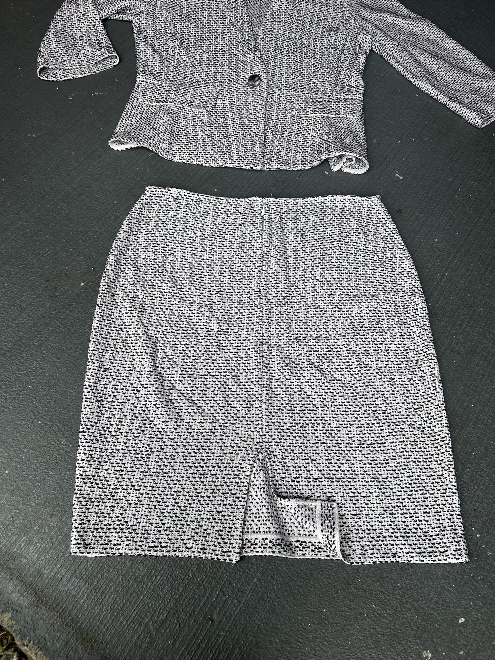 St. John Black and White Tweed Pencil Skirt Set - Picture 12 of 15